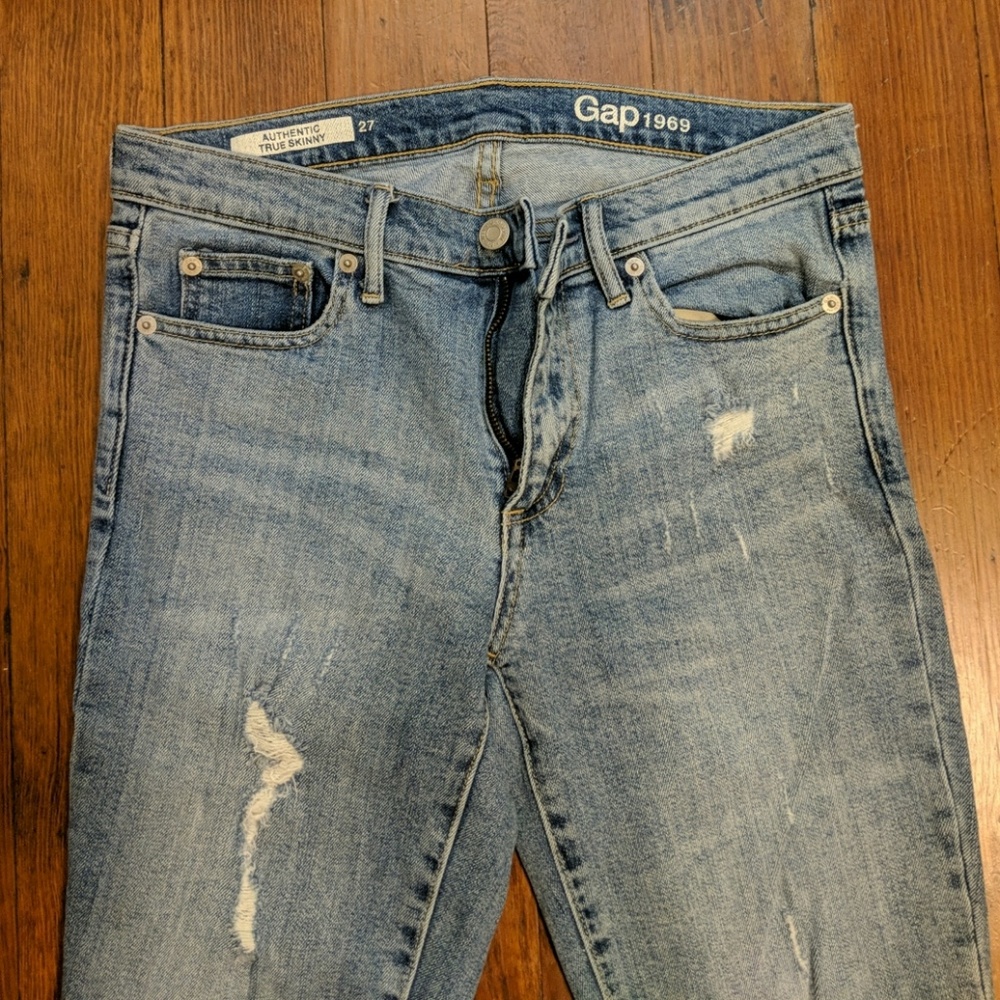 Gap authentic true skinny 27 distressed jeans